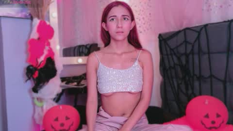 natalliapradas online show from October 20, 5:05 pm