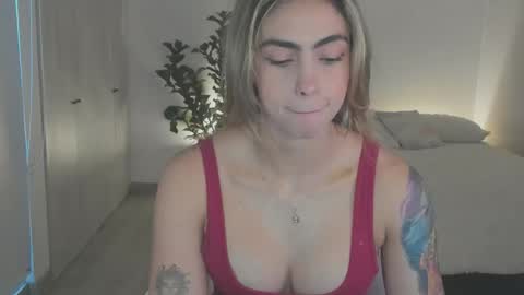 anatalybee online show from March 4, 10:16 pm