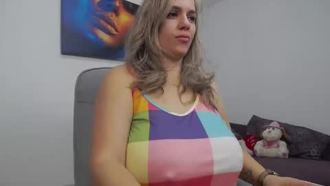 natashaboobs online show from February 25, 6:25 am