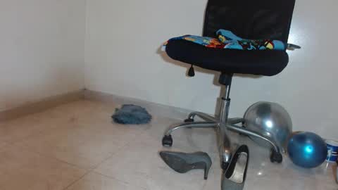 nath_dawson online show from September 15, 12:57 pm