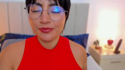 Nathalie online show from April 16, 9:50 pm