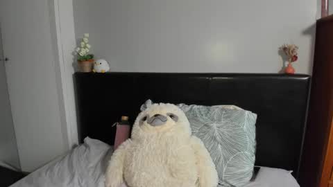 Gigi Chu  online show from February 13, 10:17 am