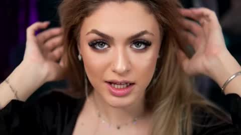 Naya online show from February 19, 8:40 pm