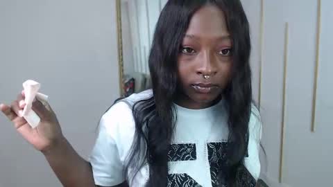 Nayaris 3 online show from April 2, 2:14 pm