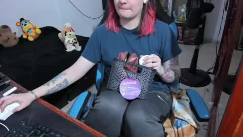 Geek Nicole    im Neeko UwU online show from April 17, 11:23 am