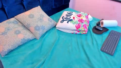 neferet_opal online show from March 8, 2:04 am