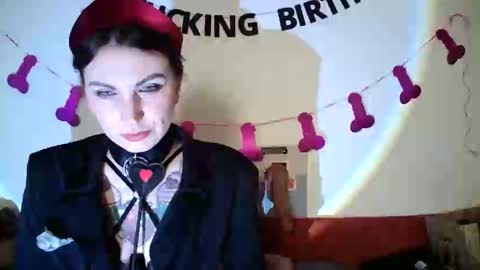 nefertiti_queen online show from February 17, 10:31 pm
