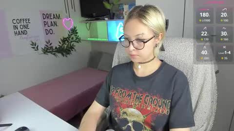 Kate online show from March 14, 7:42 am