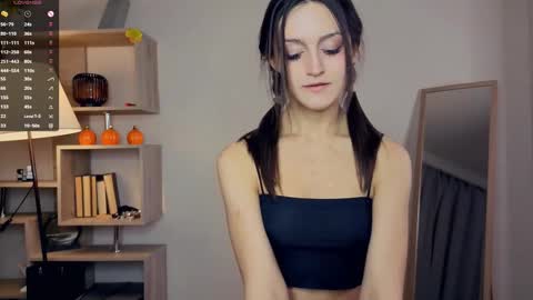 Vicky and Beatrice online show from February 12, 7:48 pm