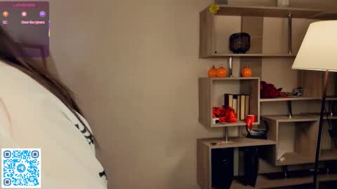 Vicky and Beatrice online show from March 21, 7:19 pm