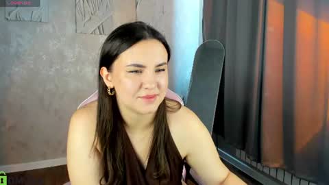 nelie_evans online show from July 5, 1:23 am