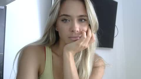 nelly_fortu online show from June 8, 11:44 am