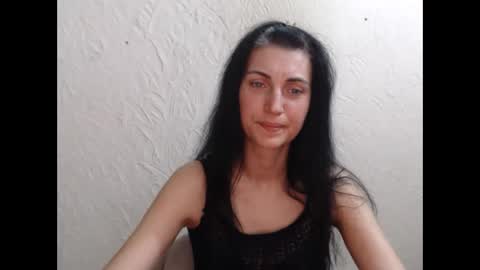 Nensy online show from April 14, 5:57 pm