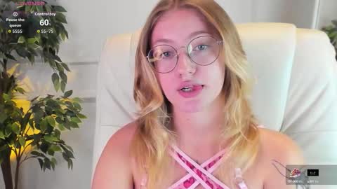 Nerissa online show from October 2, 8:25 pm