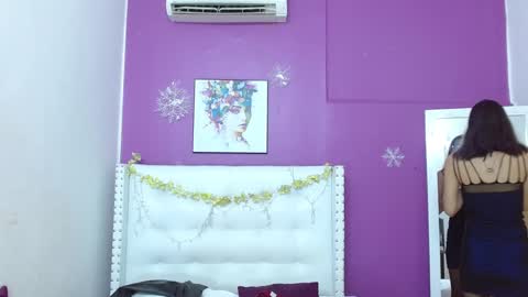 nextdoor_fantasy online show from December 28, 9:08 pm