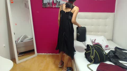 nextdoor_fantasy online show from December 18, 3:15 am