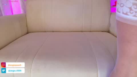  Angie   Instagram  angie julianac add me online show from April 13, 5:47 pm