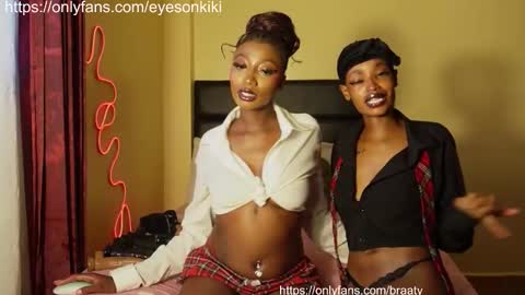 kikiNiaAria online show from March 26, 3:14 pm