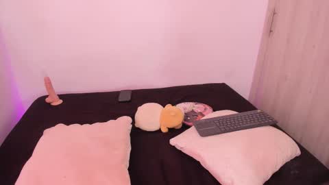  Nia  online show from January 9, 4:00 pm