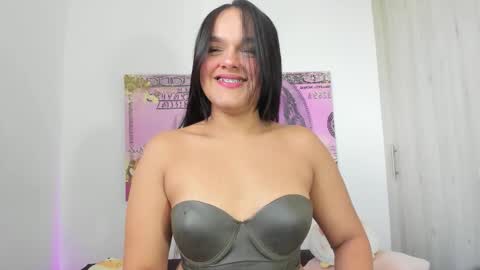  Nia  online show from September 20, 5:44 pm