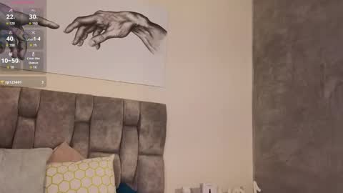 Nicolle  online show from April 15, 7:58 pm