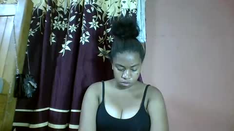 nicelly01 online show from May 2, 10:13 pm