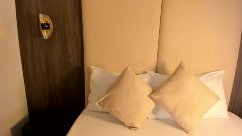 Nicky  online show from March 17, 2:48 am