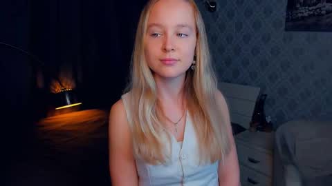 Nicoletta online show from September 8, 6:18 pm