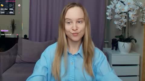 Nicoletta online show from March 2, 7:09 pm