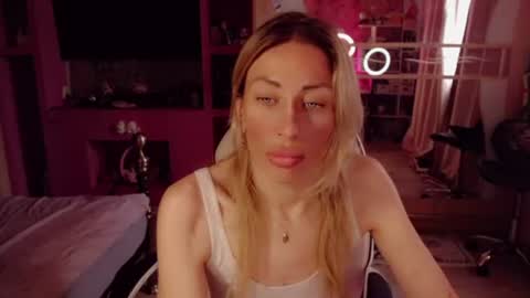Nicole online show from June 29, 10:15 am