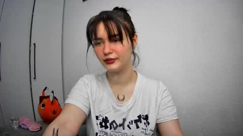nicole_todd online show from January 3, 7:06 am