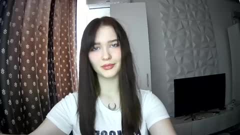 nicole_todd online show from December 5, 9:06 am