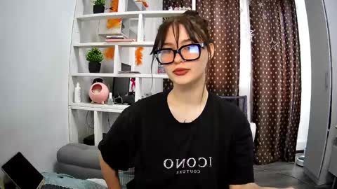 nicole_todd online show from January 2, 9:00 am