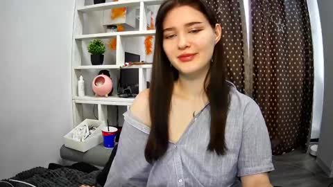 nicole_todd online show from December 28, 9:09 am