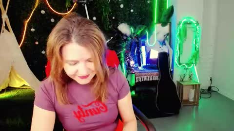 nicolehits online show from March 12, 1:58 pm