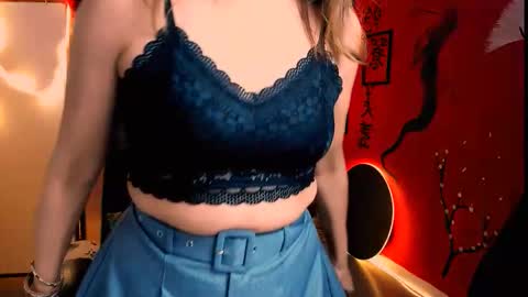 nicolehits online show from December 14, 8:03 pm