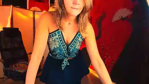 nicolehits online show from October 18, 9:34 am