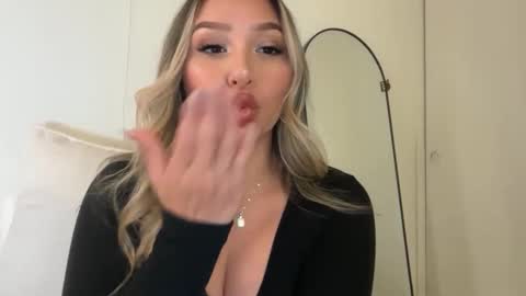 nicolelovesyou444 online show from September 15, 11:18 am