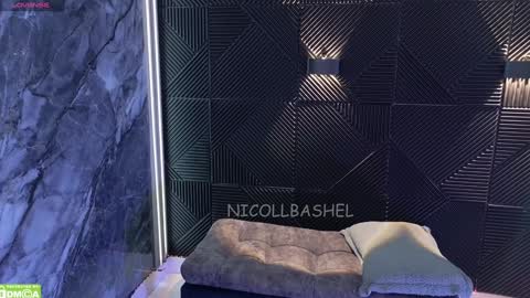 Nicoll  Independent model online show from January 20, 7:04 am