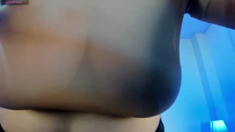 nicolle_evanss_ online show from June 18, 6:15 am