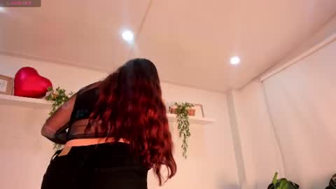 nicolle_evanss_ online show from June 27, 6:25 am