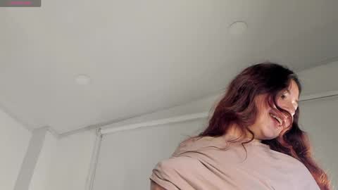nicolle_evanss_ online show from May 30, 5:27 am