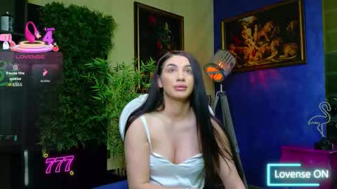 Nicolle online show from March 26, 9:44 am