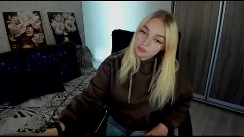 nigo_nika online show from October 5, 12:10 pm