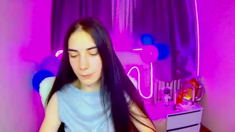 nikastarkk online show from October 1, 6:51 am