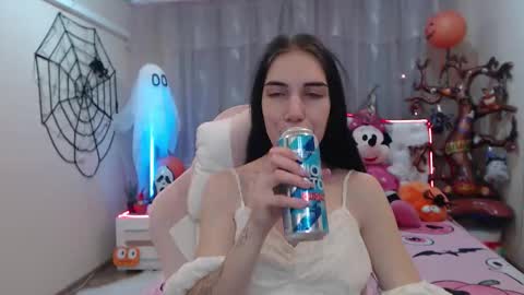 nikastarkk online show from November 3, 7:29 pm