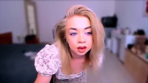 nikigoddesss online show from March 17, 9:57 am