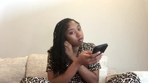 NikkiB online show from July 6, 5:59 pm