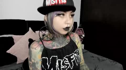 Nikki Ramone   online show from February 27, 2:42 am