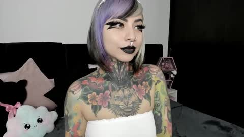 Nikki Ramone   online show from March 11, 2:42 am